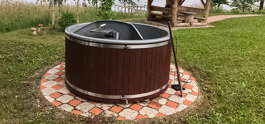 Tips for the base of the hot tub