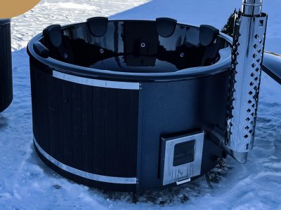 Hot tub with integrated stove, air massage, integrated LED lighting