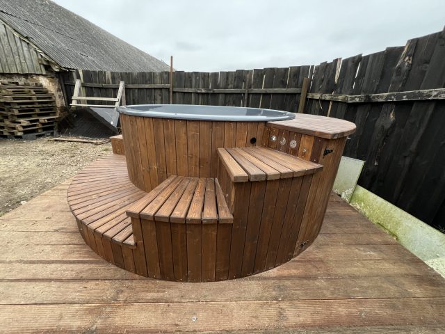 Kubls paredzēts 6 cilvēkiem