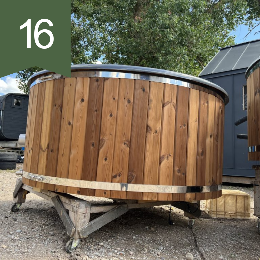 Kubls ar termokoka apdari, integrētu krāsni, hidromasāžu…