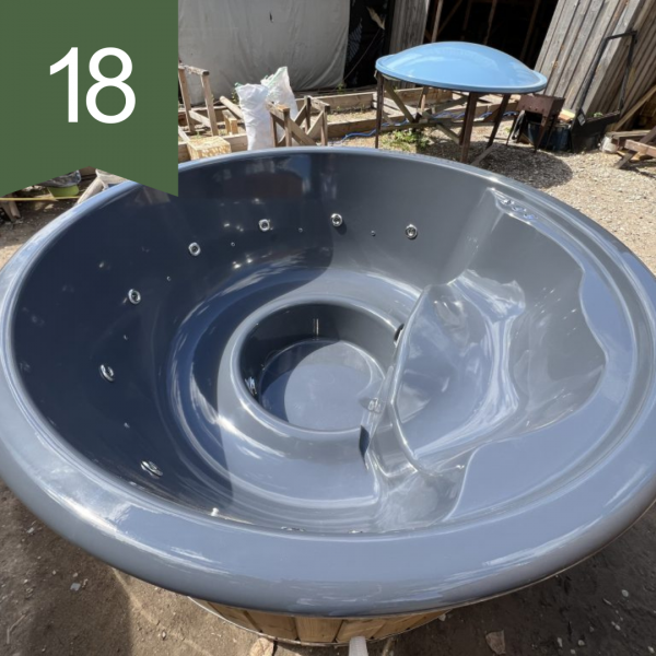 Kubls ar termokoka apdari, integrētu krāsni, hidromasāžu…