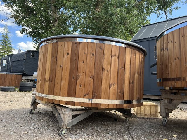 Stiklašķiedras kubls ar termokoka apdari, integrētu krāsni, hidromasāžu