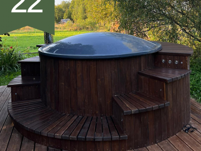 Kubls ar ārējo krāsni, apkļaujošām kāpnēm, LED rgb apgaismojumu un hidromasāžas sistēma…