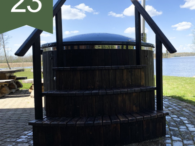 Augstais kubls ar ārējo krāsni, lielajām kāpnēm, LED rgb apgaismojumu un hidromasāžas sistēma…