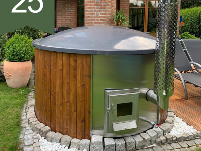 Kubls ar integrētu krāsni, mazās šaurās kāpnes – 2 pakāpieni, LED rgb apgaismojumu, hidromasāžas sistēma…