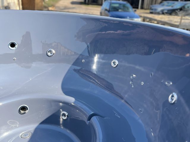 Hydro masāžas sistēma ar 12 sprauslām