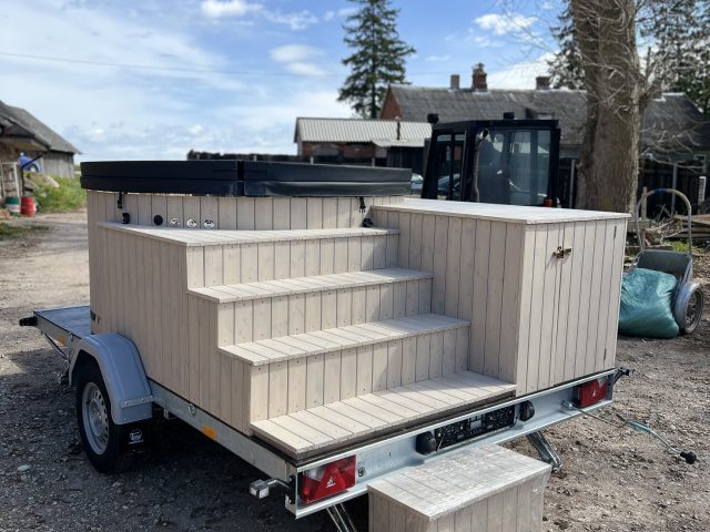 Lielās kāpnes ar 1 nodalījumu