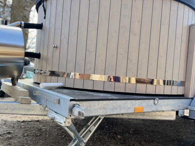 Piekabe ar visu nepieciešamo aprīkojumu