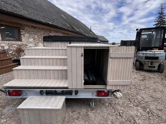 Stiklašķiedras kubls uz peikabes